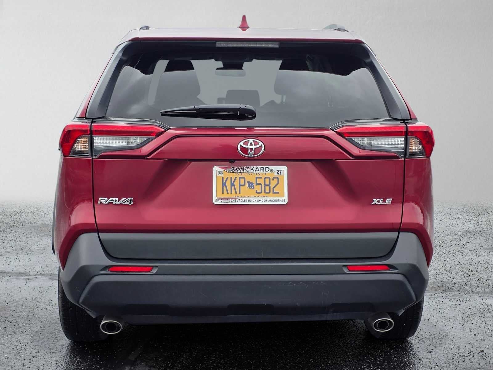 Used 2023 Toyota RAV4 XLE FWD image 4
