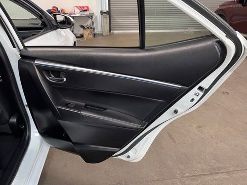 Used 2015 Toyota Corolla S image 15