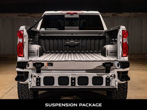 Used 2025 Chevrolet Silverado 1500 High Country w/ High Country Premium Package image 9