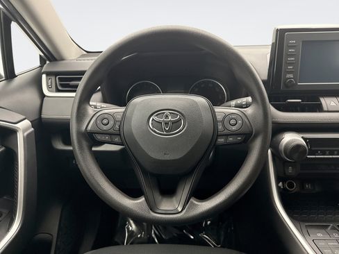 Used 2019 Toyota RAV4 LE AWD/4WD image 12