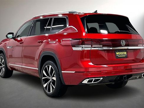 Used 2024 Volkswagen Atlas SEL Premium R-Line image 4