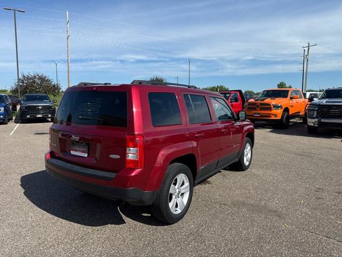 Used 2017 Jeep Patriot Latitude AWD/4WD image 5
