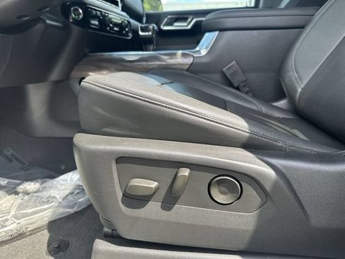 Used 2022 Chevrolet Silverado 1500 LTZ AWD/4WD image 16