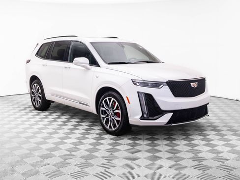 Used 2025 Cadillac XT6 Sport w/ Platinum Package AWD/4WD image 9