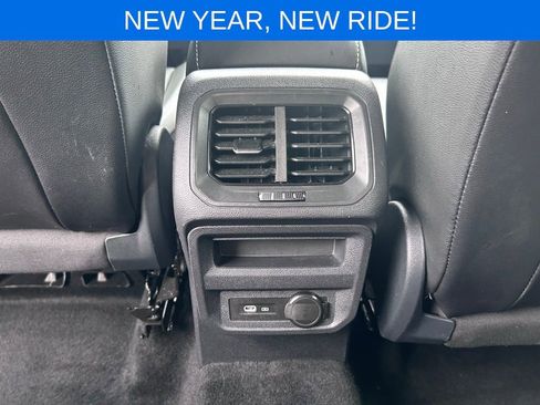 Used 2024 Volkswagen Tiguan SE image 24