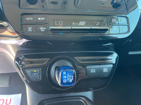 Used 2019 Toyota Prius image 28