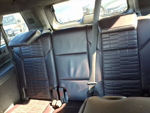 Used 2021 Cadillac Escalade ESV Sport Platinum image 17