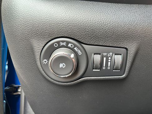 New 2025 Jeep Compass Limited w/ Sun & Sound Group AWD/4WD image 18