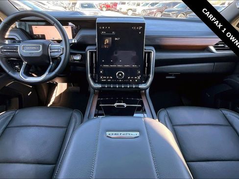 Used 2025 GMC Yukon Denali image 7