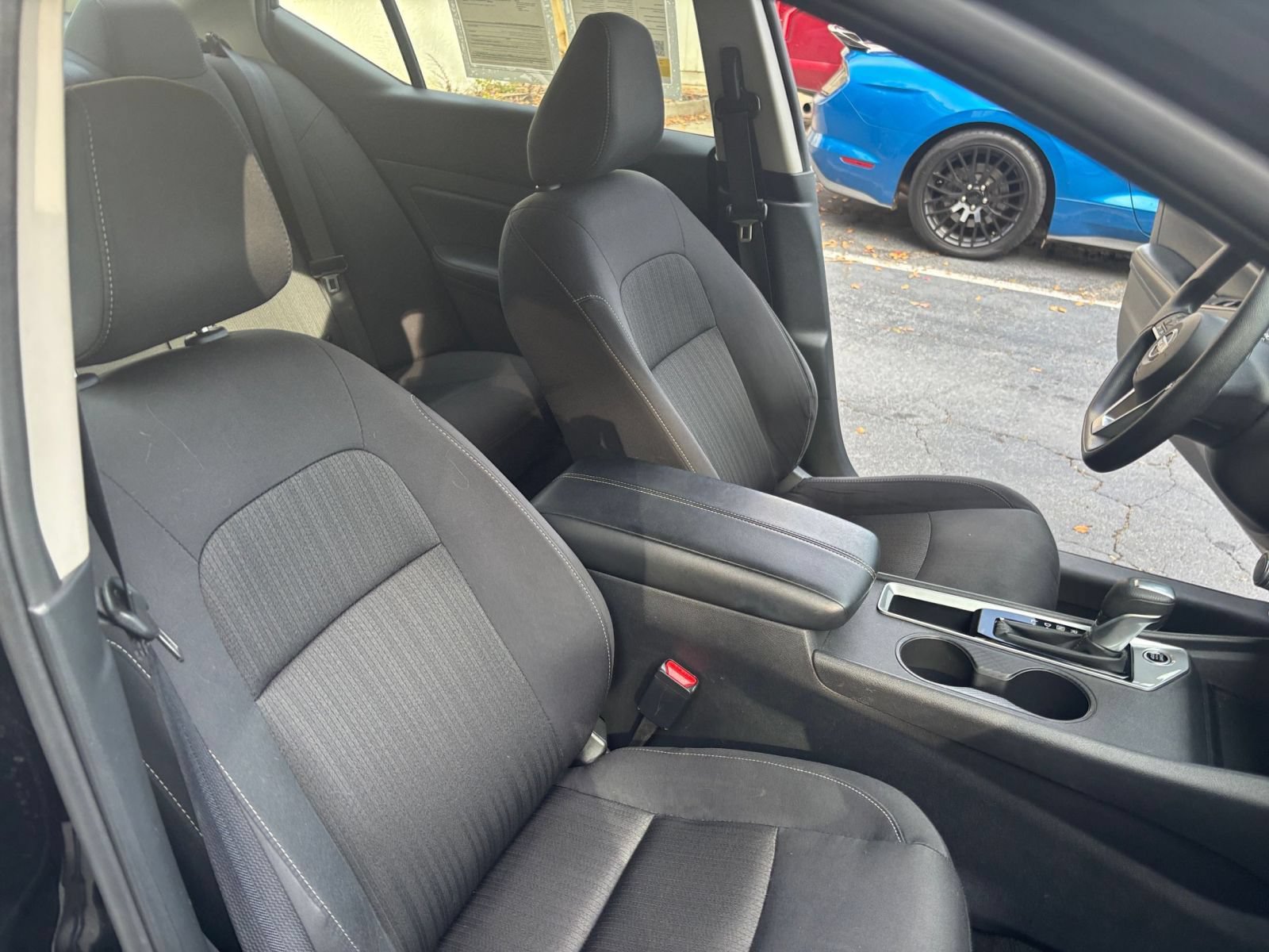 Used 2025 Nissan Altima 2.5 SV FWD image 24