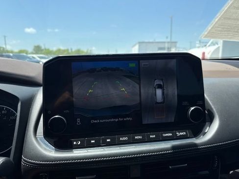 Used 2023 Nissan Rogue SL w/ SL Premium Package FWD image 28