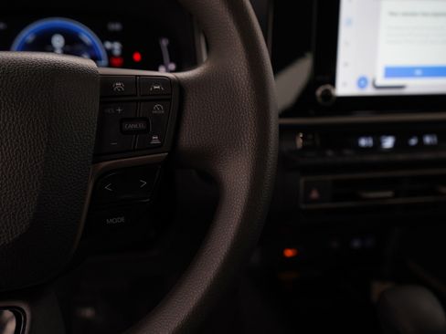 Used 2025 Toyota Camry LE image 23