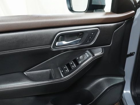 Used 2021 Nissan Rogue SL w/ Premium Package image 23