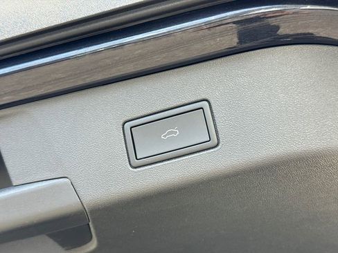 Used 2023 Volkswagen ID.4 Pro S image 19