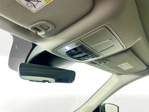 Used 2023 Acura MDX SH-AWD w/ Advance Package image 12