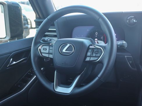 Used 2026 Lexus GX 550 AWD/4WD image 16