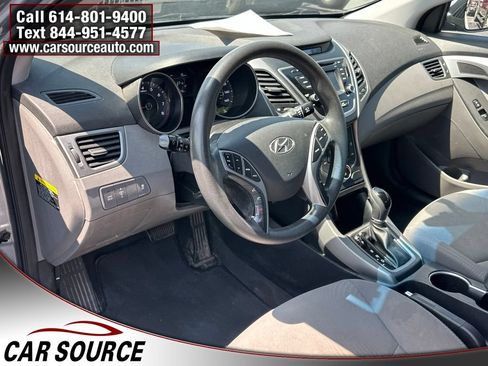 Used 2016 Hyundai Elantra SE w/ Option Group 02 FWD image 12