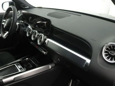 Certified 2025 Mercedes-Benz GLB 250 image 25