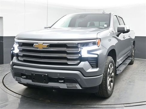 Used 2023 Chevrolet Silverado 1500 High Country w/ Technology Package image 10