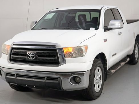 Used 2010 Toyota Tundra w/ SR5 Package image 40