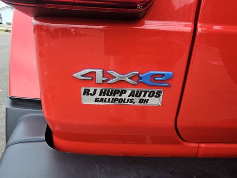 Used 2021 Jeep Wrangler Unlimited Sahara w/ Cold Weather Group image 20