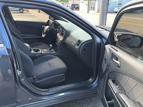 Used 2019 Dodge Charger SXT RWD image 24