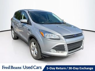 Used 2016 Ford Escape SE w/ SE Cold Weather Package AWD/4WD video 1