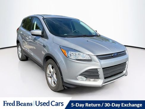 Used 2016 Ford Escape SE w/ SE Cold Weather Package AWD/4WD image 1