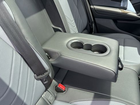 New 2026 Volkswagen Tiguan SE FWD image 51