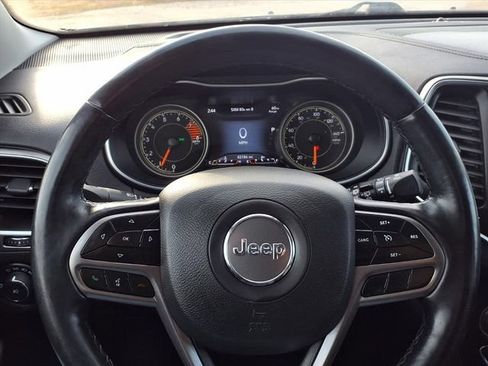 Used 2021 Jeep Cherokee Latitude Lux w/ Comfort/Convenience Group AWD/4WD image 16