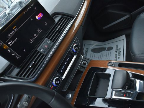 Used 2023 Audi Q5 2.0T Premium Plus AWD/4WD image 26