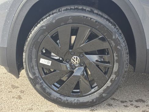 New 2026 Volkswagen Atlas SE image 10