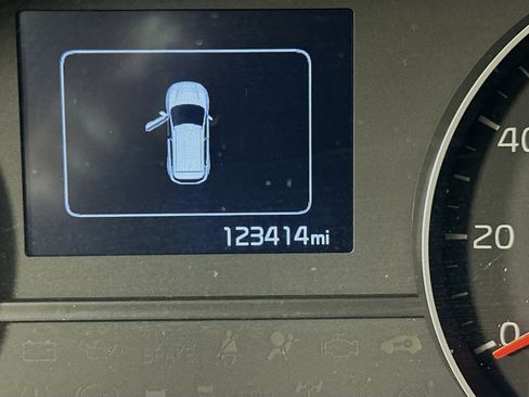 Used 2018 Kia Sportage LX image 19