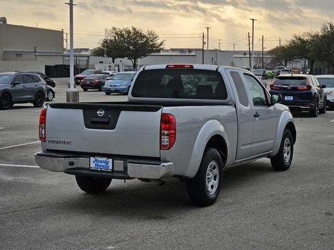 Used 2015 Nissan Frontier S image 7