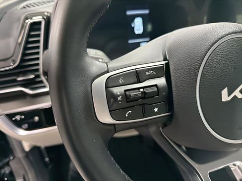 Used 2025 Kia Sportage EX w/ Premium Package FWD image 16