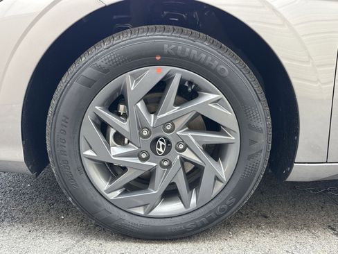 New 2026 Hyundai Elantra Hybrid FWD image 12