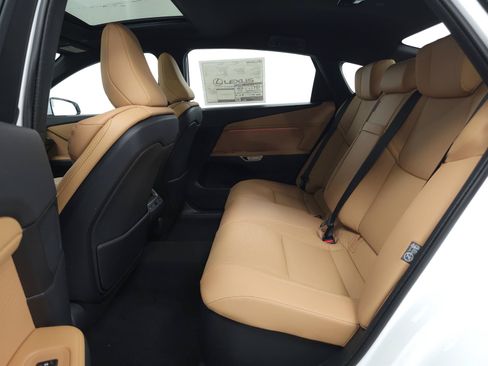 New 2026 Lexus ES 350e FWD image 7