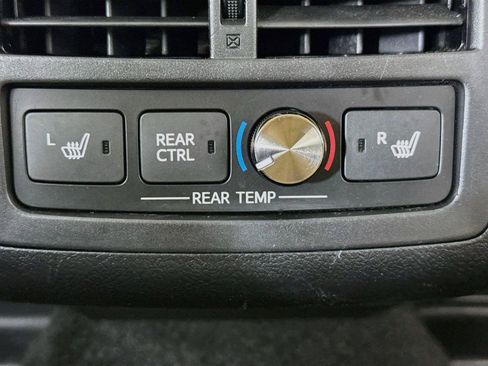 Used 2013 Toyota Avalon Limited FWD image 36