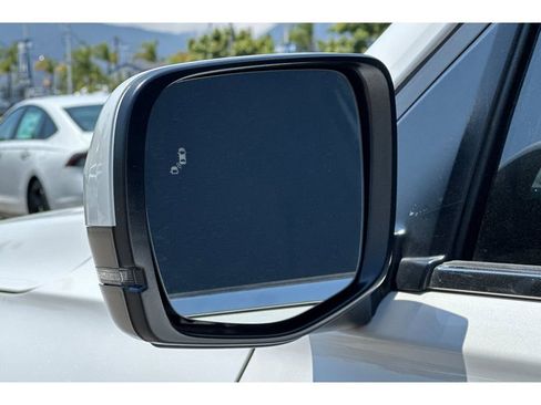 Used 2025 Honda Pilot Touring image 58