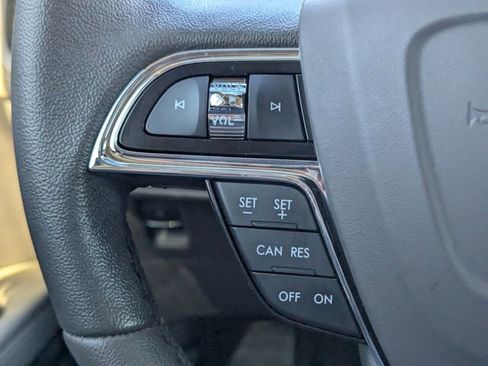 Used 2022 Lincoln Nautilus FWD image 24