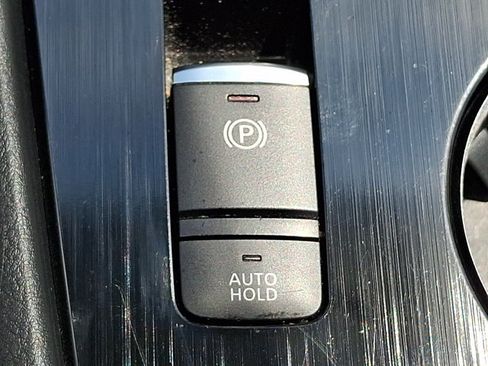 Used 2024 Nissan Rogue SV AWD/4WD image 25