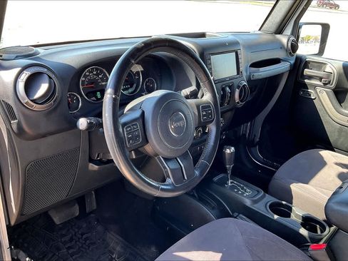 Used 2018 Jeep Wrangler Unlimited Sport S AWD/4WD image 2