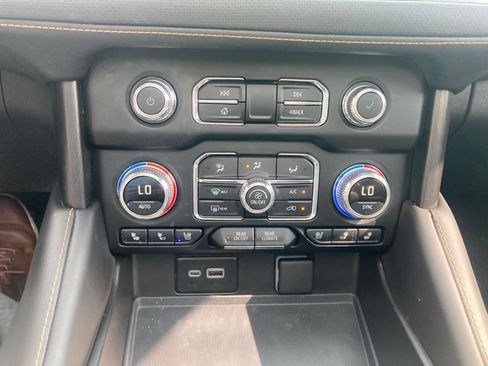 Used 2023 GMC Yukon AT4 w/ LPO, Floor Liner Package AWD/4WD image 43