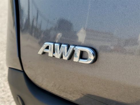 Used 2022 Toyota Sienna XLE image 7