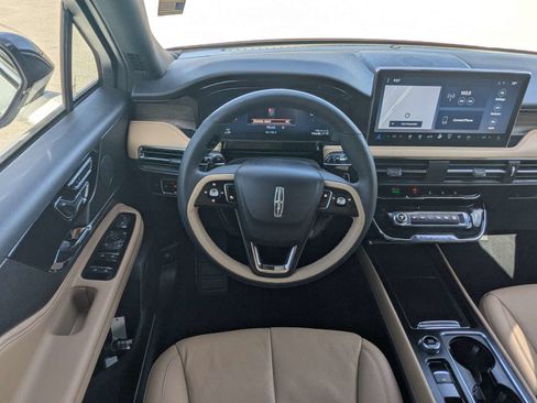 Used 2023 Lincoln Corsair Reserve w/ Equipment Group 201A FWD image 20
