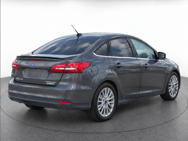 Used 2015 Ford Focus Titanium FWD image 4