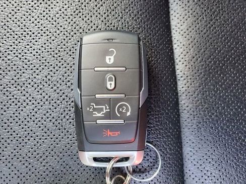 Used 2023 RAM 1500 Laramie AWD/4WD image 39