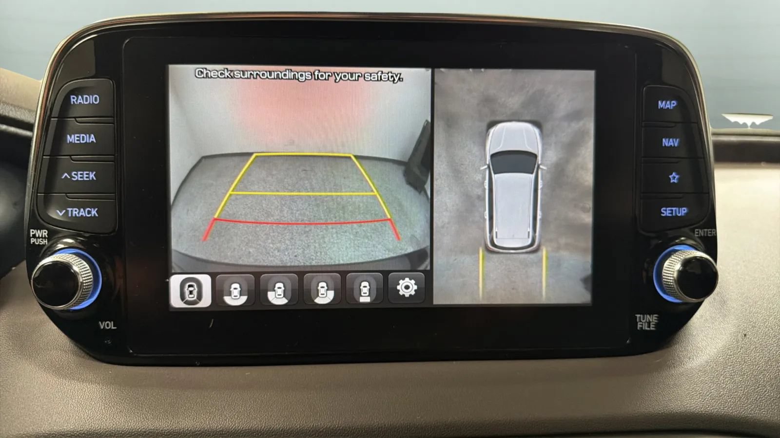 Used 2020 Hyundai Santa Fe Limited FWD image 14