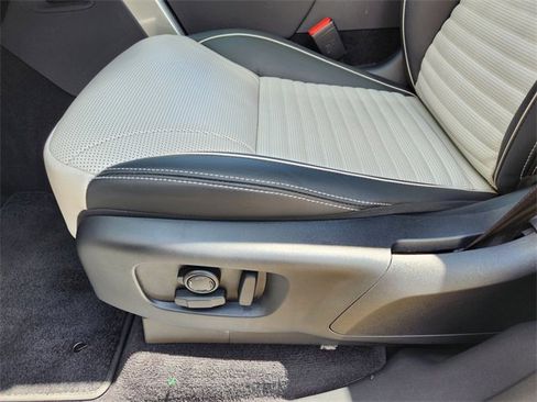 Used 2024 Land Rover Discovery Dynamic SE image 22