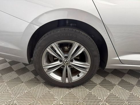 Used 2024 Volkswagen Jetta SE FWD image 18